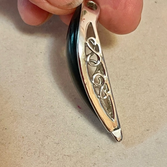Silver Plate Pendant With Black Onyx Gemstone - Picture 3 of 9